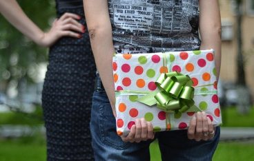 【夏ギフト】お中元・お手土産を親戚に贈る理由は？